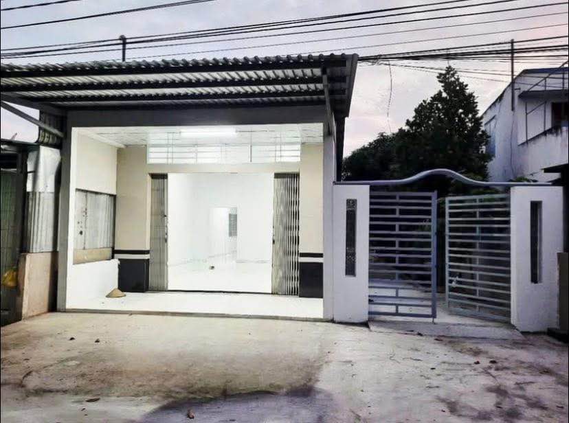 Nhà mặt tiền Cống Kênh Mới, An Xuyên, Cà Mau 585m² - Dọn vào ở ngay!