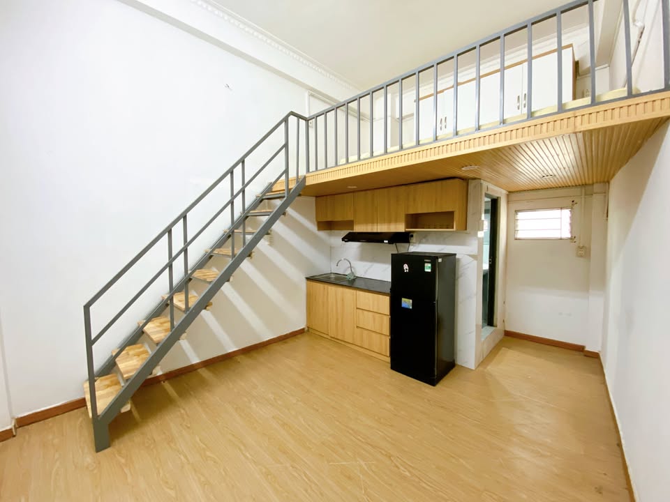 Nhà nhỏ cho thuê tại 49 Trần Quốc Hoàn, Tân Bình - Duplex thoáng mát, giá tốt!