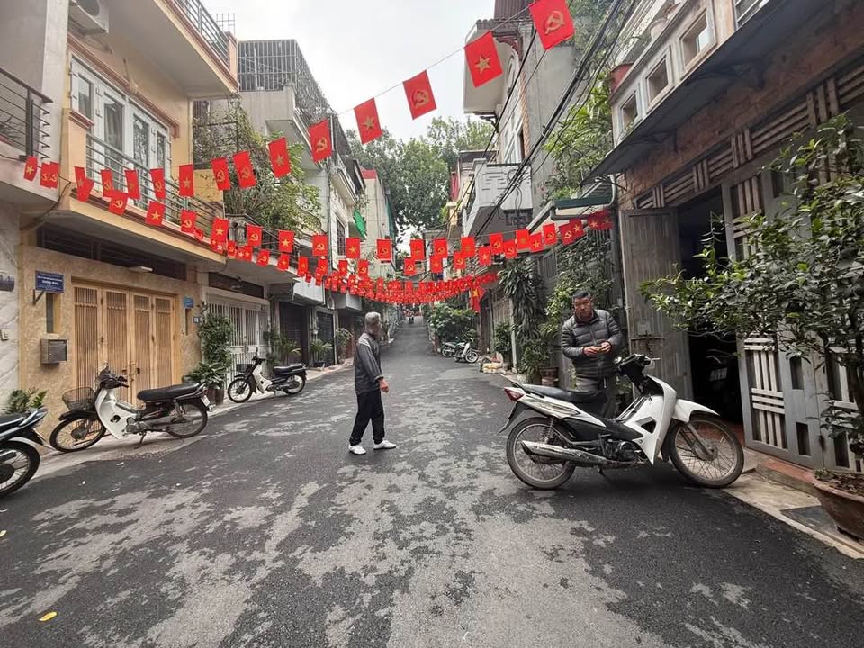 Nhà Hoàng Hoa Thám, Ba Đình 56m² giá 22.5 tỷ - Đầu tư sinh lời cao!