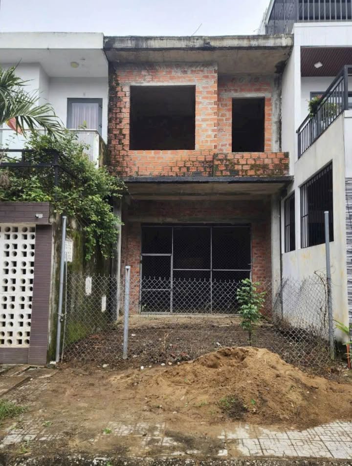 Nhà 2 Tầng Khu Đô Thị Phú Mỹ Thượng, 105m² giá 2.7 tỷ - Thiết kế hiện đại, thương lượng tốt!