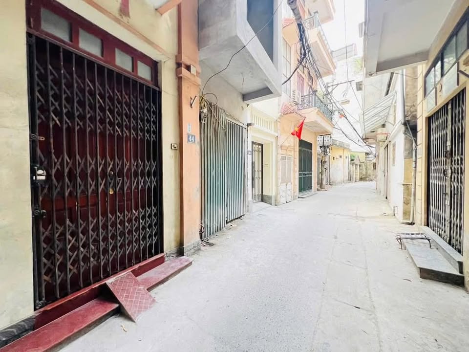 Nhà phố Đội Cấn, Ba Đình 44m² giá 10.5 tỷ - Thiết kế hiện đại, ô tô dừng đỗ thoải mái!