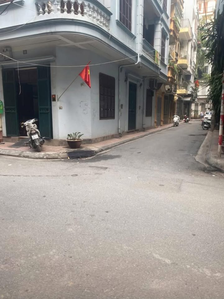 Nhà phố Trần Cung 52m² giá 19.5 tỷ - Phân lô ô tô tránh, thang máy sẵn!