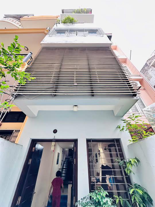 Nhà phố Đống Đa 70m² giá 22.5 tỷ - Ô tô vào tận cửa!