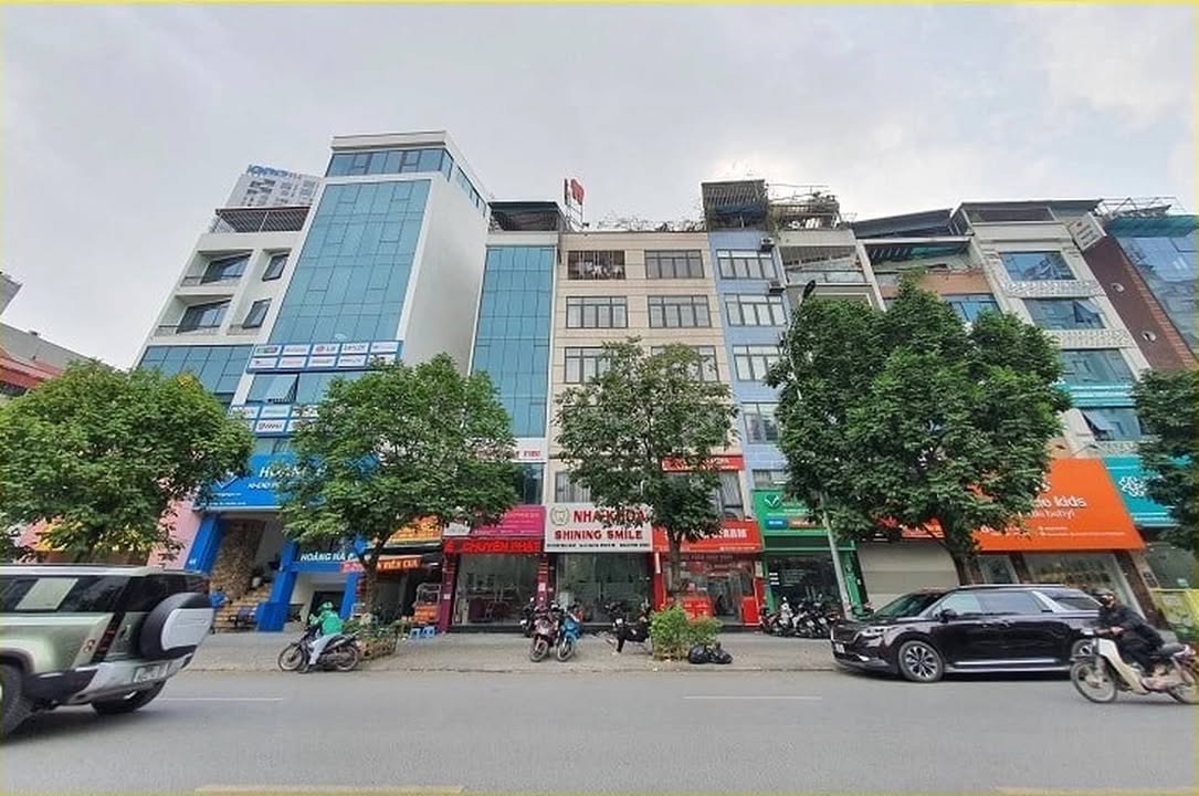 Mặt Phố Khúc Thừa Dụ, Cầu Giấy, 40m² giá 33.5 tỷ - Dòng tiền gần 100 triệu/tháng!