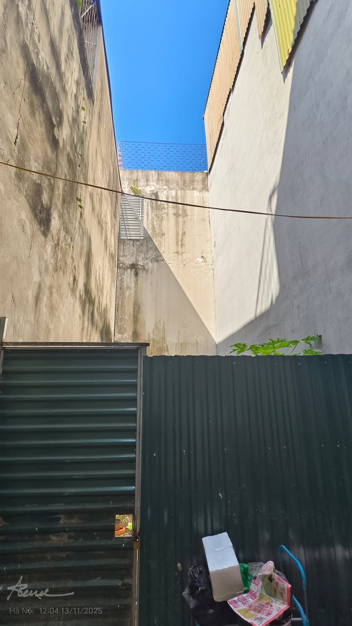 Đất Tứ Liên Tây Hồ 31m² giá 2.1 tỷ - Pháp lý rõ ràng và thương lượng tốt!