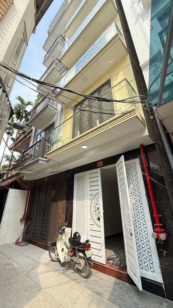 Nhà 6 tầng thang máy Phú Thượng 53m² giá 12.6 tỷ - View sông Hồng tuyệt đẹp!