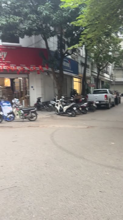 FrontHouse Trung Kính 60m² giá 30 tỷ - Vỉa hè kinh doanh sầm uất!