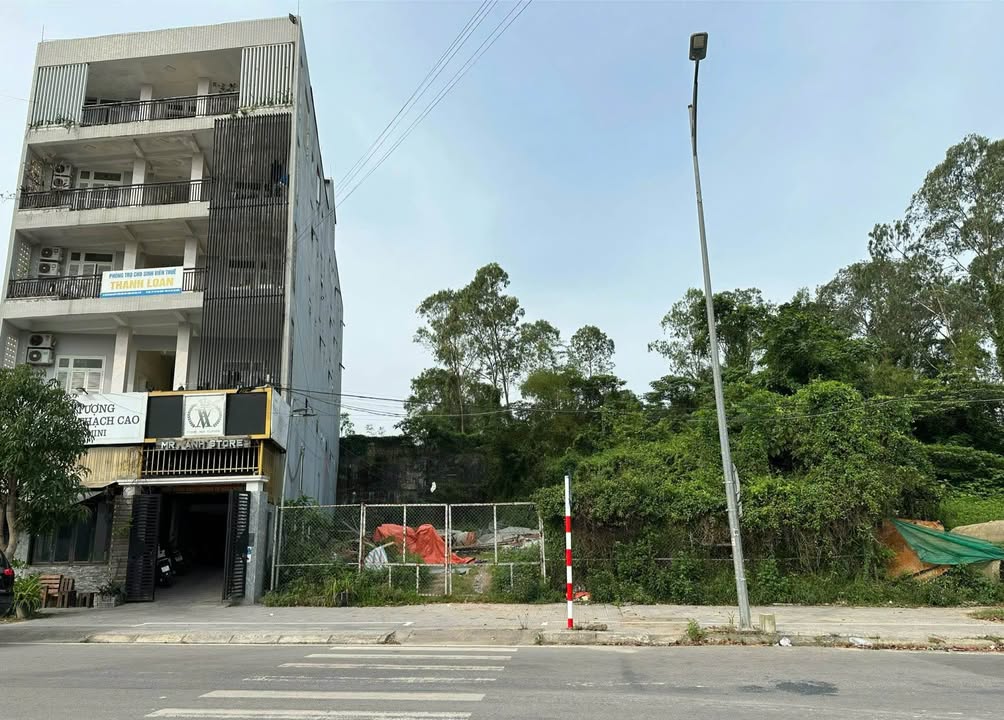 Cho thuê đất mặt tiền Đồng Khởi, Huế 498m² - Địa điểm lý tưởng cho nhà hàng, quán cà phê!
