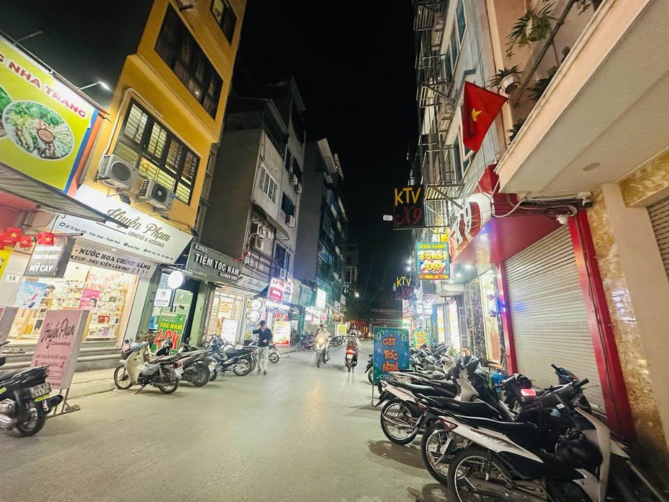 FrontHouse Triều Khúc 36m² giá 16 tỷ - Ô tô tránh, thu 200 triệu/tháng!