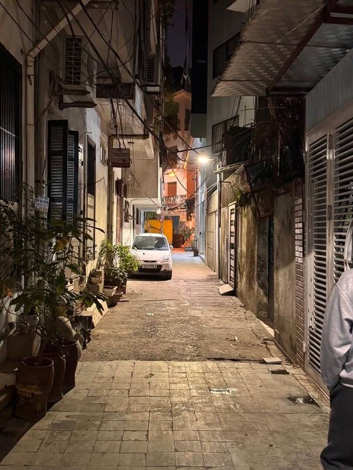 Nhà riêng Đầm Trấu 48m² giá 15.8 tỷ - Thiết kế 6 tầng sang trọng!