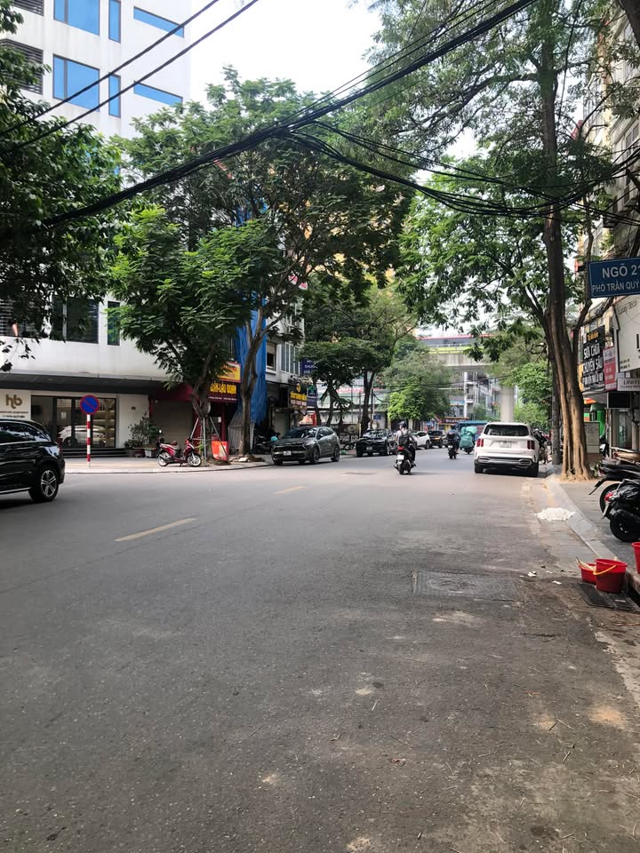 Mặt phố Trần Quý Kiên 42m² giá 17 tỷ - Cơ hội đầu tư hấp dẫn!