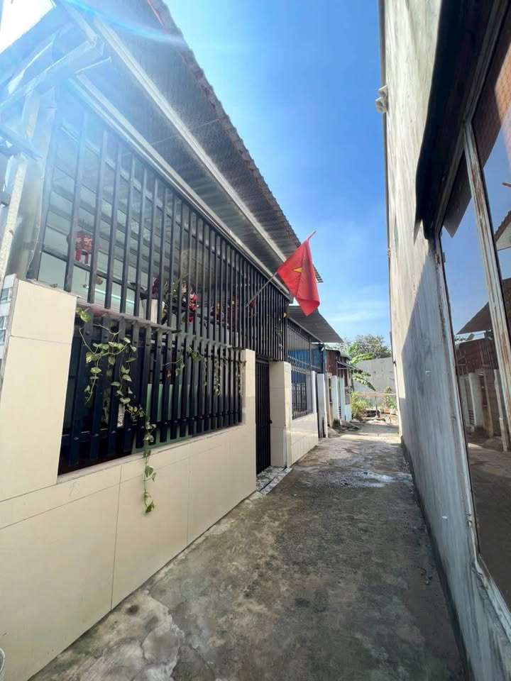 Nhà riêng tại Long Bình, Biên Hòa 90m² giá 1.099 tỷ - Đường thông, gần Lotte Mart!