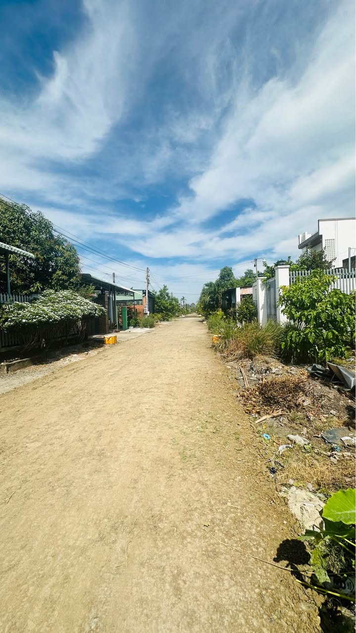 Nhà riêng tại Ninh Thạnh, Tây Ninh 192m² giá 1.1 tỷ - Chính chủ bán gấp!