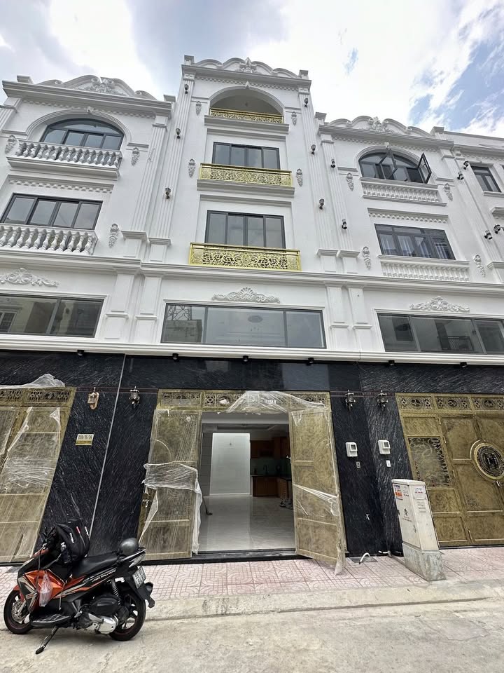 Nhà 4 Tầng Đường Hồ Văn Long, Bình Tân 60m² giá 5.65 tỷ - Thiết kế hiện đại, đầy đủ tiện nghi!