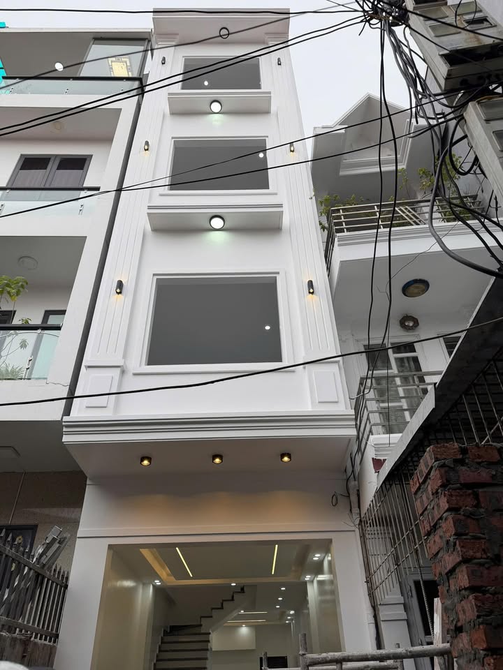 Nhà phố Trần Nguyên Hãn 48m² giá 3.55 tỷ - Sổ đỏ chính chủ, nội thất đầy đủ!