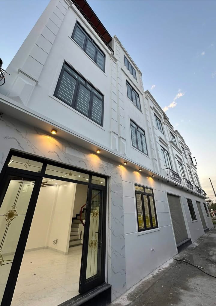 Nhà 4 tầng 41m² Đồng Hoà Kiến An, Hải Phòng giá chỉ 3.3 tỷ - Thiết kế hiện đại, ô tô đỗ cửa!