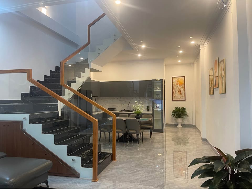 Nhà phố chính chủ tại Hẻm 88 Quang Trung, Bảo Lộc 80m² giá 3.78 tỷ - Sẵn sàng vào ở ngay!