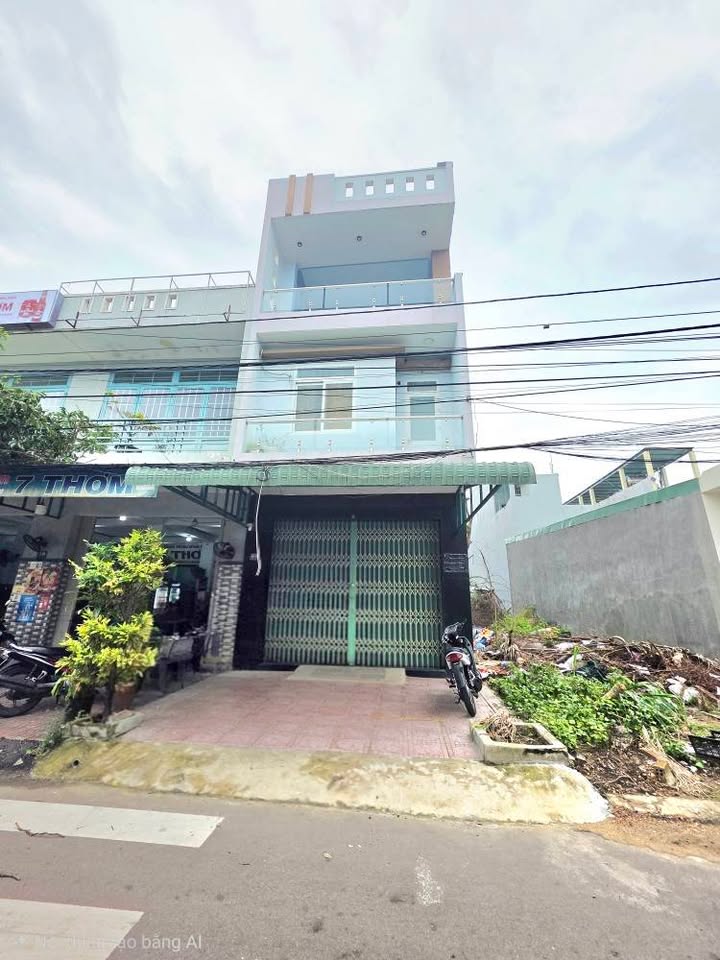 Nhà nguyên căn 3 tầng Mặt tiền Nguyễn Hoàng, Quy Nhơn 75m² - Phù hợp kinh doanh ngay!