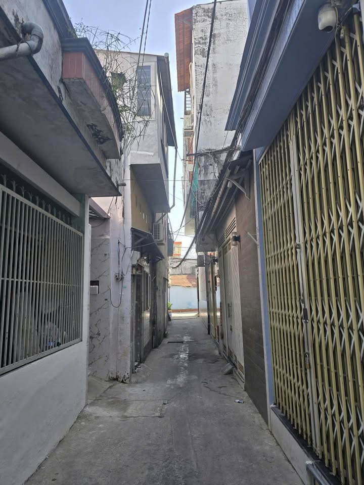 Nhà 4 lầu kiên cố tại 330 Âu Dương Lân, Q8 - Giá 2.98 tỷ, dọn vào ở ngay!