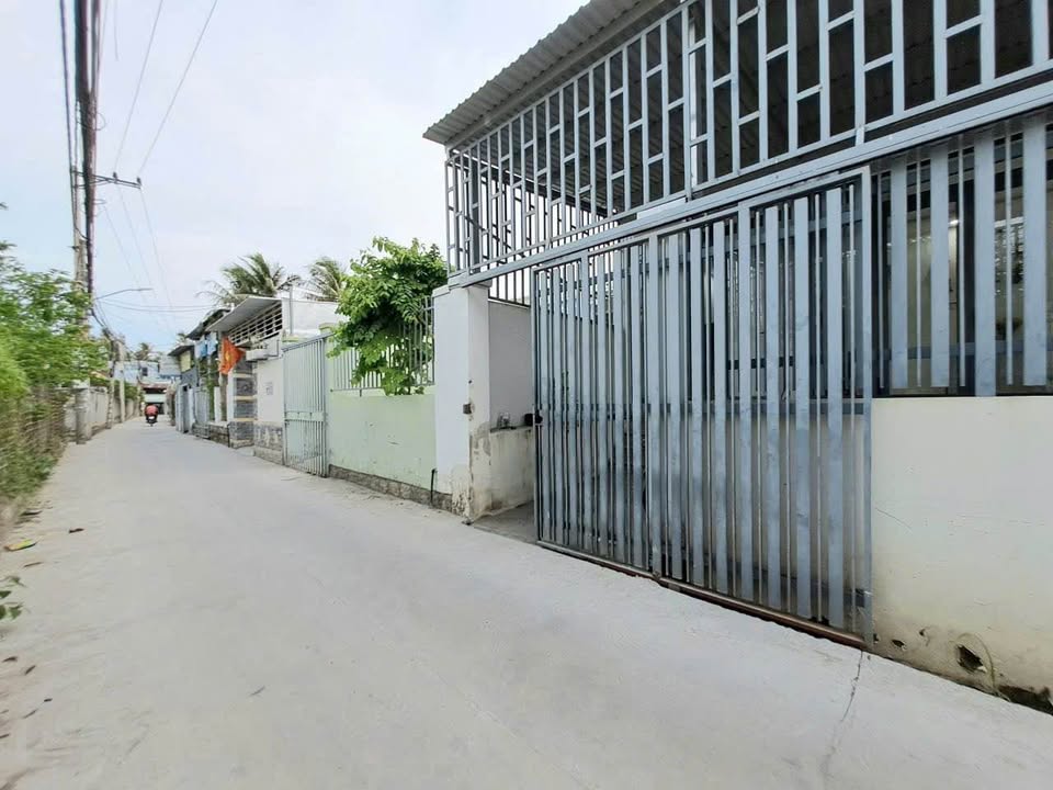 Nhà 2 Tầng Lô Góc 2 Mặt Tiền Ngọc Thảo - Nha Trang 101,5m² giá 3,5 tỷ - Nhà mới hiện đại!