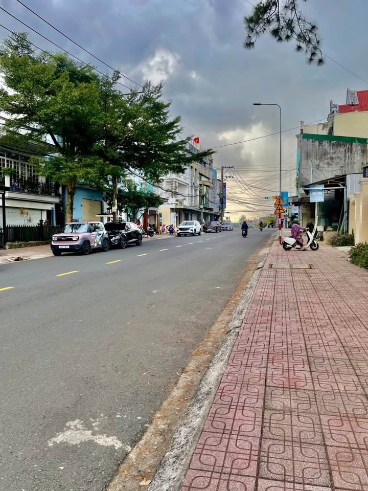 Nhà mặt tiền cho thuê tại Chợ Khu 6, Bảo Lộc - 218.5m² giá chỉ 20 triệu/tháng!