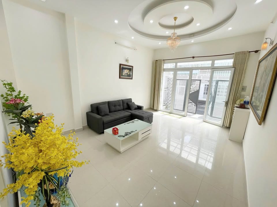 Nhà KQH Trần Anh Tông, Phường 8 Đà Lạt 72m² giá 7.9 tỷ - Sổ riêng, thương lượng ngay!