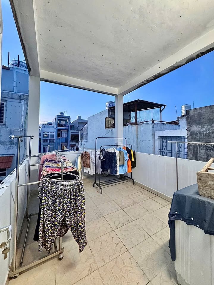 Nhà hẻm xe ba gác Tô Hiến Thành Quận 10 diện tích 186m² giá 6.4 tỷ - Sẵn sàng vào ở!