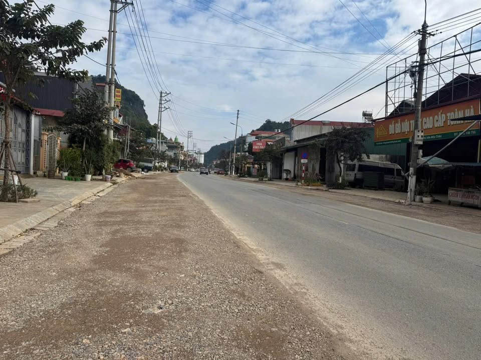 Lô đất mặt đường Quốc lộ 6, Mộc Châu, 350m² - Giá tốt, cơ hội đầu tư!