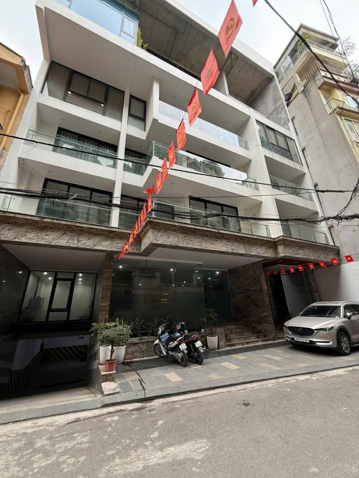 Văn phòng đẹp Lạc Long Quân 288m² giá 100 tỷ - Đầu tư sinh lời ngay!