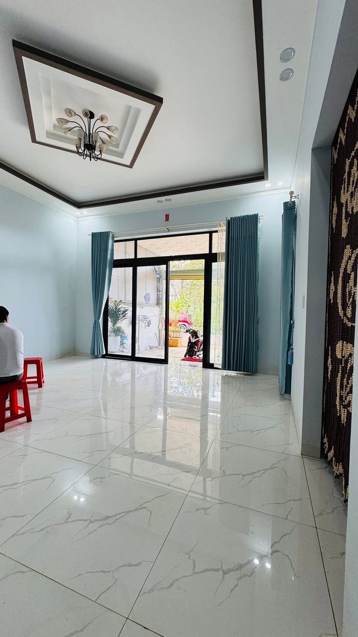 Nhà Mặt Tiền 220 Lê Duẩn, Pleiku 220m² giá 4.2 tỷ - Tiện ích kinh doanh đỉnh cao!