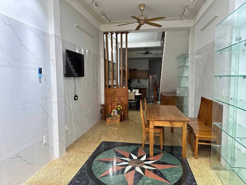 Nhà 2 tầng mặt tiền đường Trần Quang Diệu, Quy Nhơn 68m² giá 5.9 tỷ - Đầu tư sinh lời!