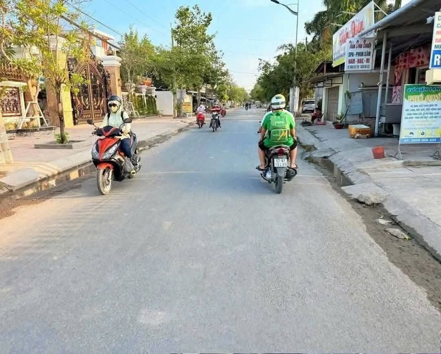 Đất thổ cư 240m² mặt tiền đường Nguyễn Văn Nhâm - Vị trí đẹp cho kinh doanh