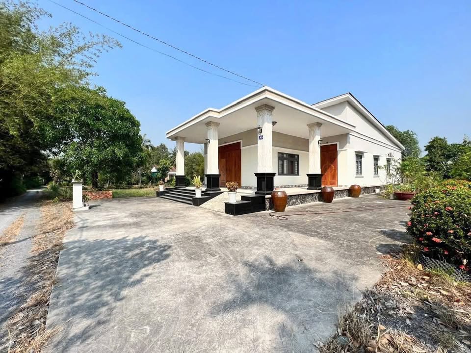 Bán nhà vườn 1.000m² tại Thạnh Đức, Bến Lức - Giảm giá chỉ còn 4.8 tỷ!