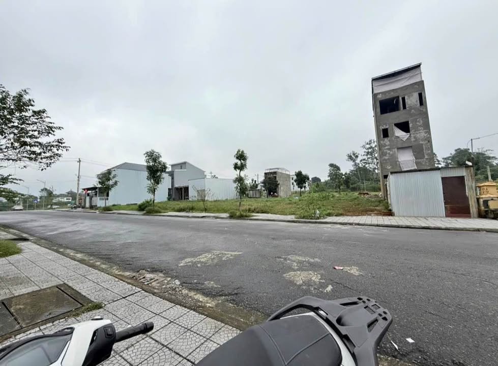 Đất nền KQH Bàu Vá, Trường An, TP Huế 80m² giá chỉ 2 tỷ - Vị trí đẹp, tiềm năng tăng giá!