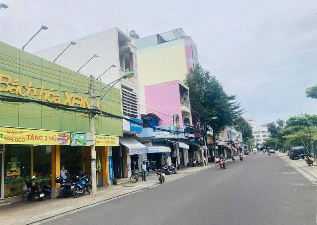 Nhà mặt tiền đường Trường Sa, Nha Trang 97.5m² giá 14.3 tỷ - Kinh doanh thuận lợi!