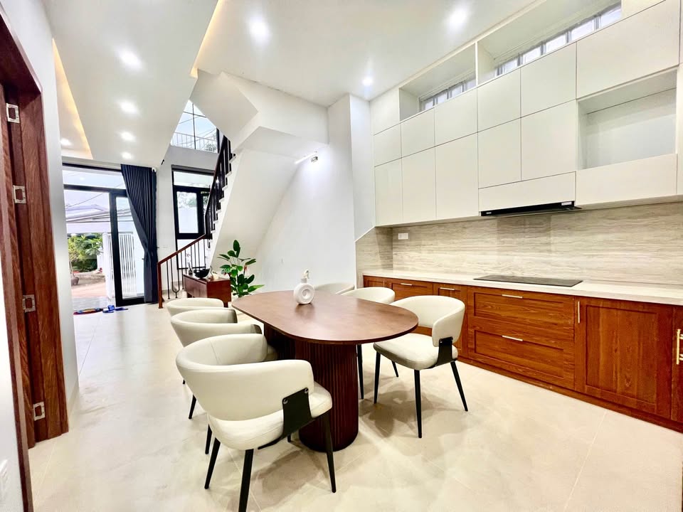 Nhà 2 Tầng Kiệt Ô Tô Hoài Thanh - 100m² Giá 2.9 Tỷ - Sổ Hồng Chính Chủ!