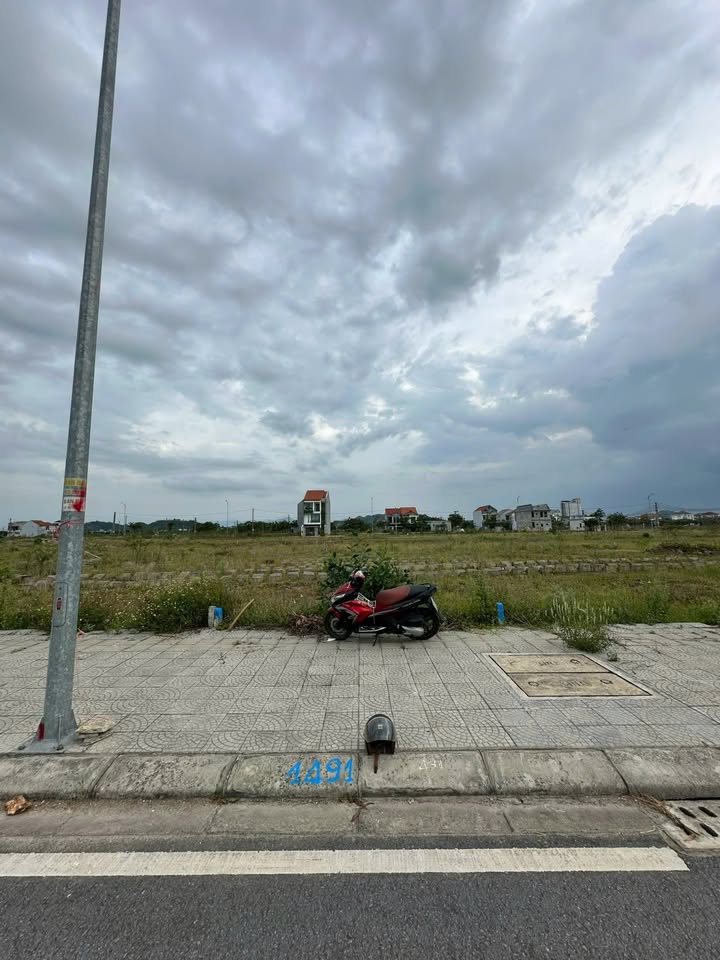 Đất nền góc 2 mặt tiền KQH Thuỷ Thanh OTT4 - Giá 3,xx tỷ - Đầu tư sinh lời cao!