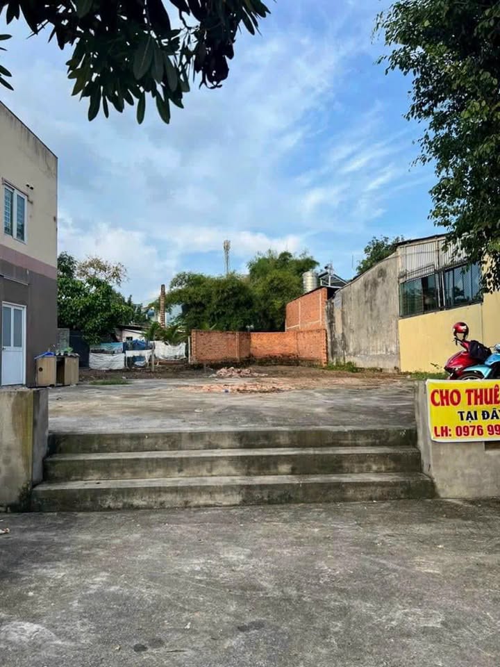 Đất nền Bến Cát 400m² giá 7 tỷ - Vị trí đắc địa, giao thông thuận lợi!