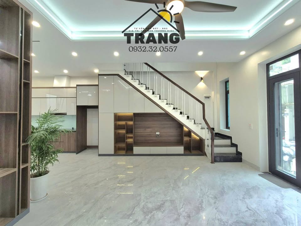 Nhà 3 tầng Phú Sơn 68m² giá 4 tỷ - Full nội thất cao cấp!