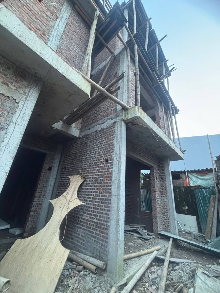 Nhà 3 tầng Trần Bình Trọng, Đông Sơn 59m² giá 3 tỷ - Thiết kế hiện đại, sẵn sàng ở!