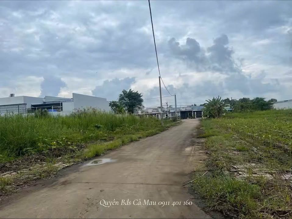 Đất nền góc 10.95 x 23m tại KĐT Hoàng Tâm, Cà Mau - Giá chỉ 2.3 tỷ!