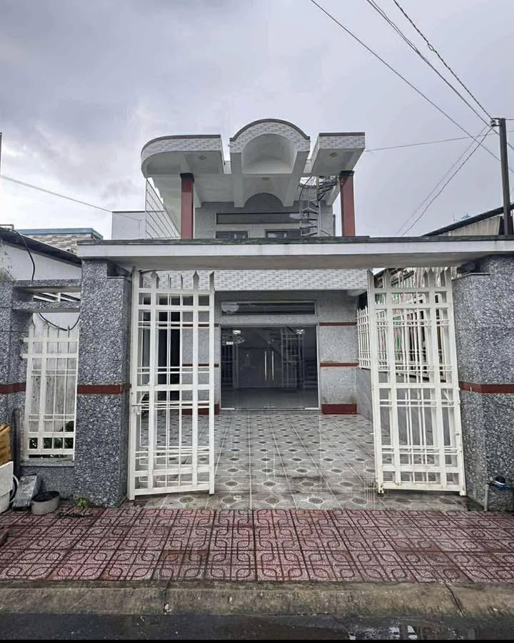 Nhà cho thuê Thị Trấn Cái Bè 1 lầu, 5 phòng ngủ - Giá chỉ 15 triệu/tháng!