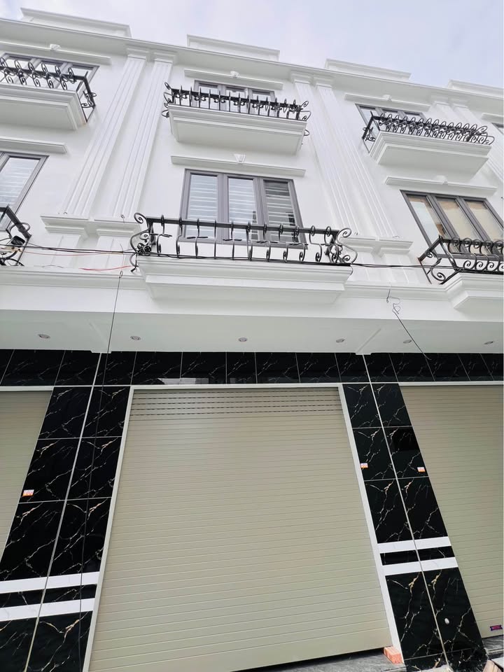 Nhà 4 tầng Cát Linh Tràng Cát 45m² giá 2.2 tỷ - Sân trước siêu rộng!