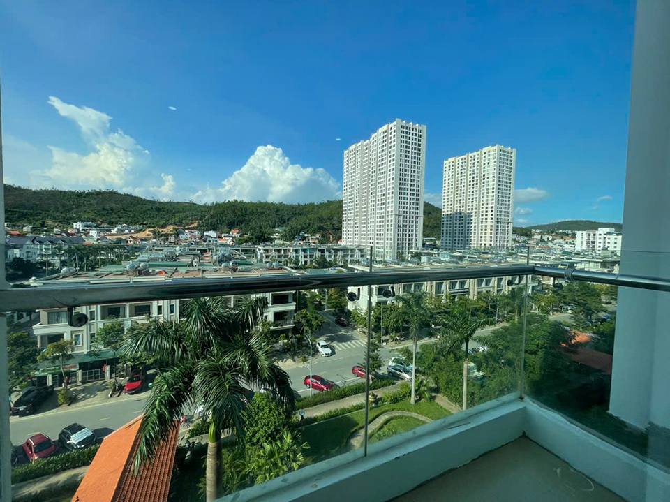 Căn hộ 3PN Bãi Cháy 96m² giá thỏa thuận - Sổ đỏ chính chủ, view biển tuyệt đẹp!