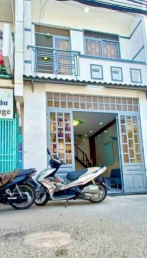 Nhà 2 Tầng Mặt Tiền Đường Nhựa 5m Tại Ấp 3, Xã Bà Điểm, Hóc Môn - Giá 1.3 Tỷ Thương Lượng!