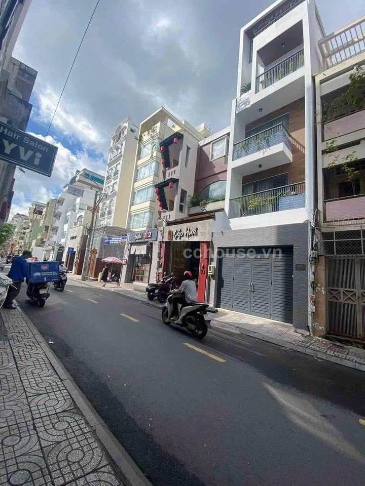 Nhà phố mặt tiền Thạch Thị Thanh, Quận 1, 64m², giá 34 tỷ - Vị trí đắc địa, thang máy hiện đại!