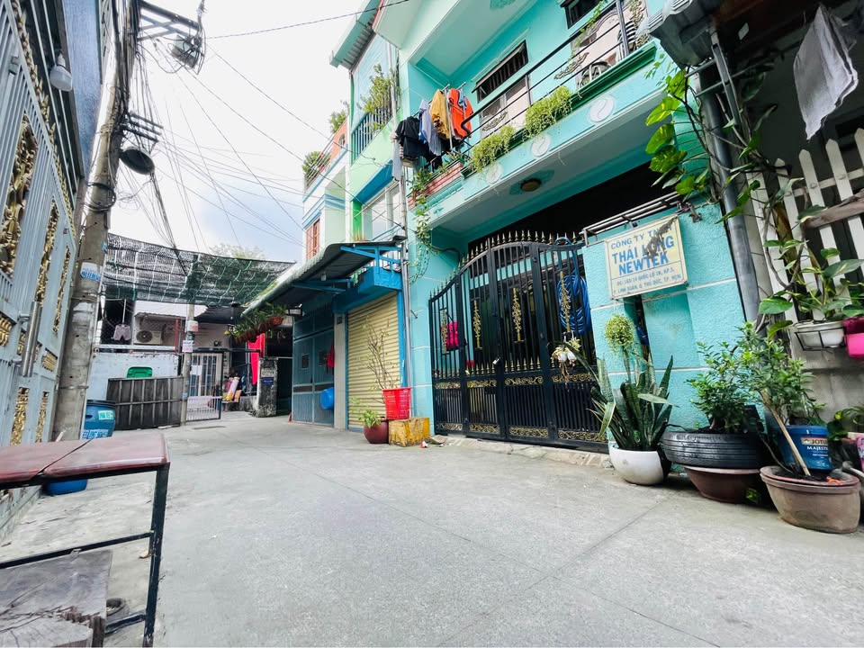 Nhà 3 tầng hẻm xe hơi tại Linh Xuân 23m² giá 2.4 tỷ - Sổ hồng riêng, thương lượng chính chủ!