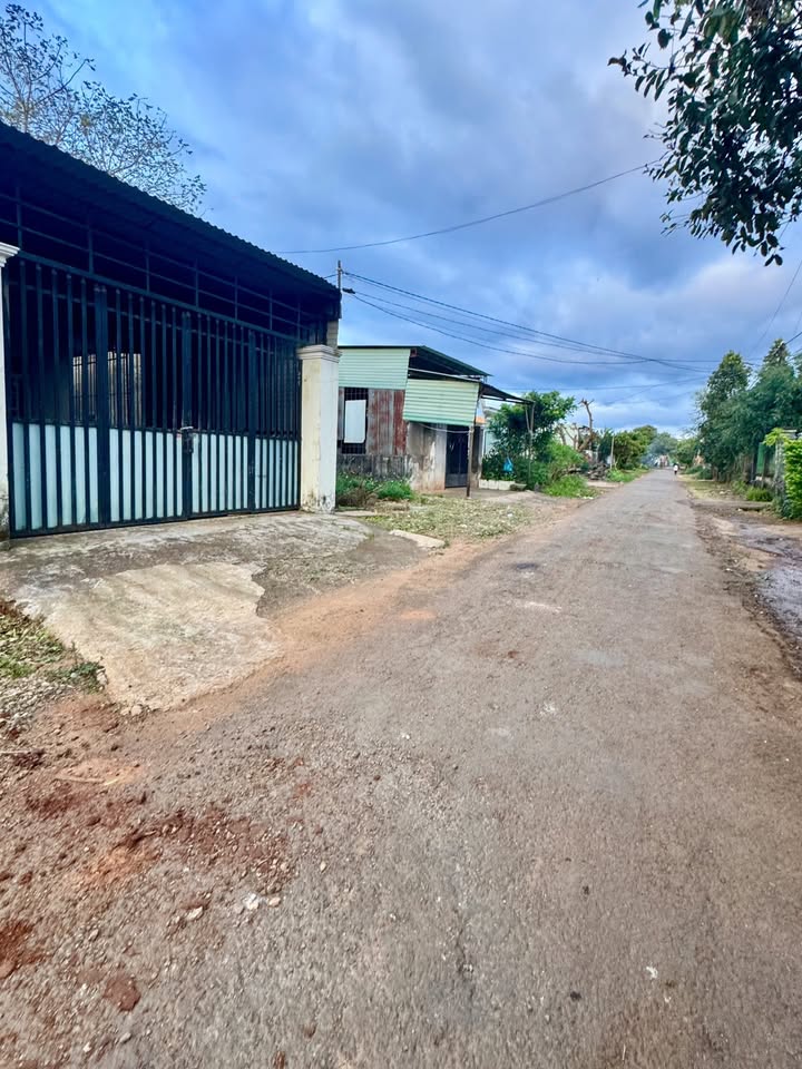 Nhà riêng 39 Dã Tượng, Pleiku, 165m² giá 1.18 tỷ - Hướng Đông, sẵn sàng vào ở!