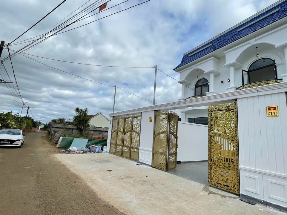 Nhà hẻm 179 Phạm Ngọc Thạch, Pleiku 130m² giá 2.2 tỷ - Ô tô vào tận nhà!