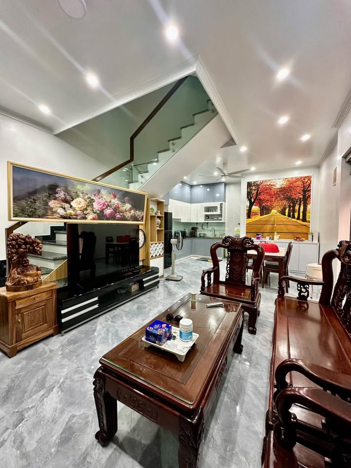 Nhà mặt ngõ Hồ Sen, Lê Chân, 51m² giá 3.85 tỷ - Sân cổng riêng, xây mới!